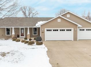 N1829 Medina Dr, Greenville, WI 54942