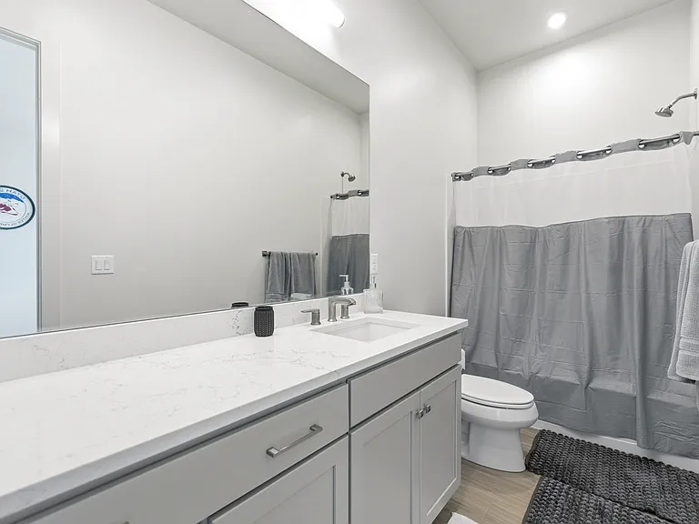 Main Floor- Jack & Jill Bathroom