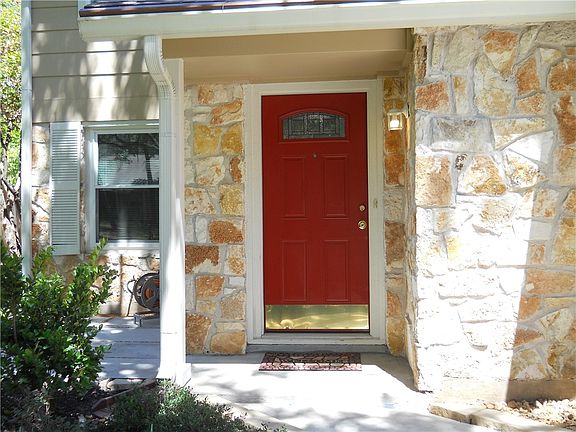 4th image of 9704 Anderson Village Dr