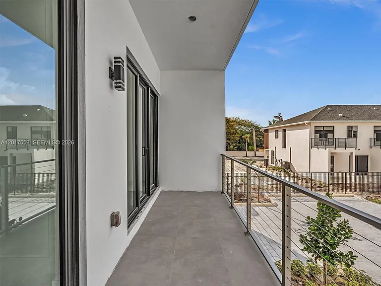 4640 SW 32nd Ave #D1 — Photo 53