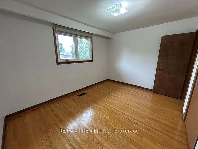 19 Sandbourne Cres — Photo 13