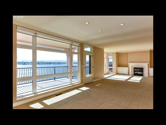 4th image of 2015 SE Columbia River Dr Unit 330