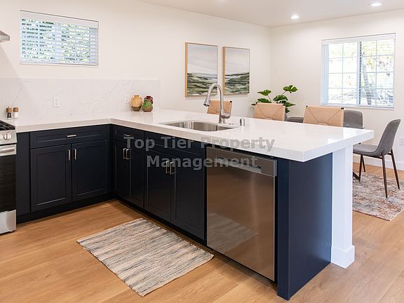 5th image of 3354 Hollyberry Dr