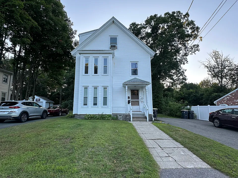 92 Robbins St #2