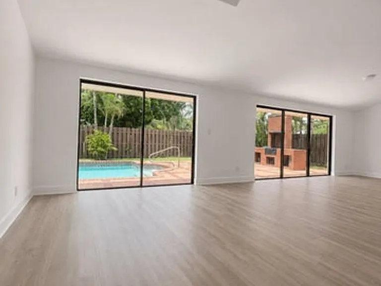 13430 SW 99th Ter — Photo 3
