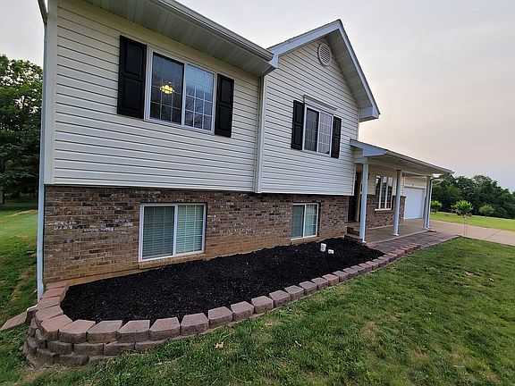 5th image of 319 Country Lane Dr