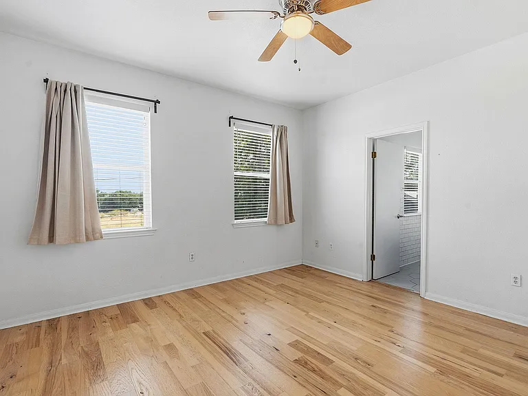 2720 Oak Springs Dr — Photo 15