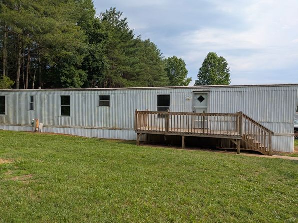 2200 33rd St NE # 17, Hickory, NC 28601 – 3-bedroom rental in Hickory