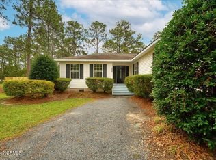 927 Magnolia Dr, Aberdeen, NC 28315