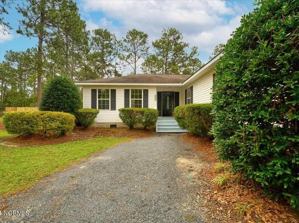 927 Magnolia Drive, Aberdeen, NC 28315