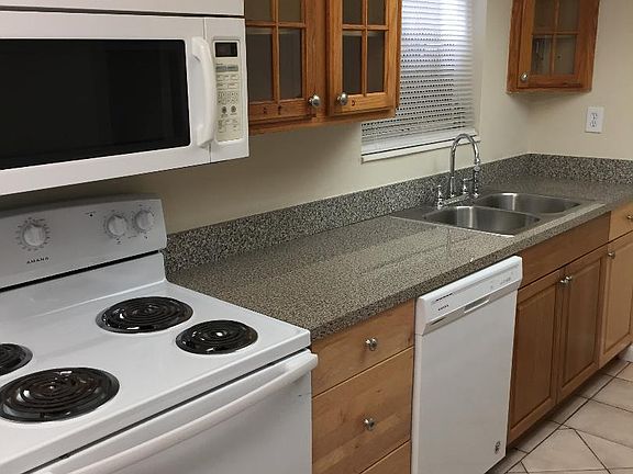 5th image of 109-111 SW 19th Ave