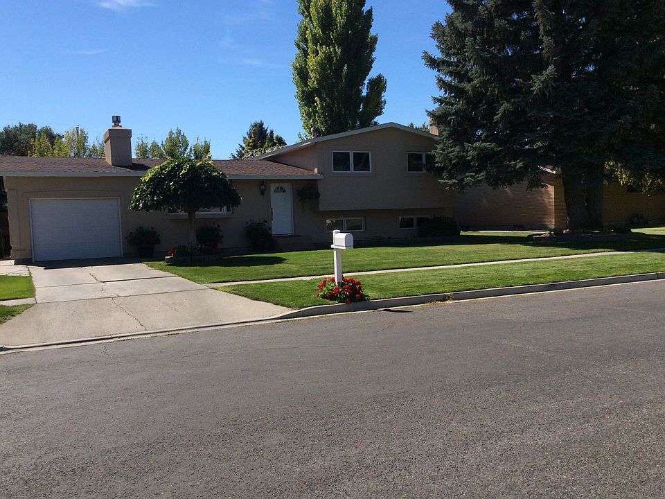 1st image of 605 Crestview Dr
