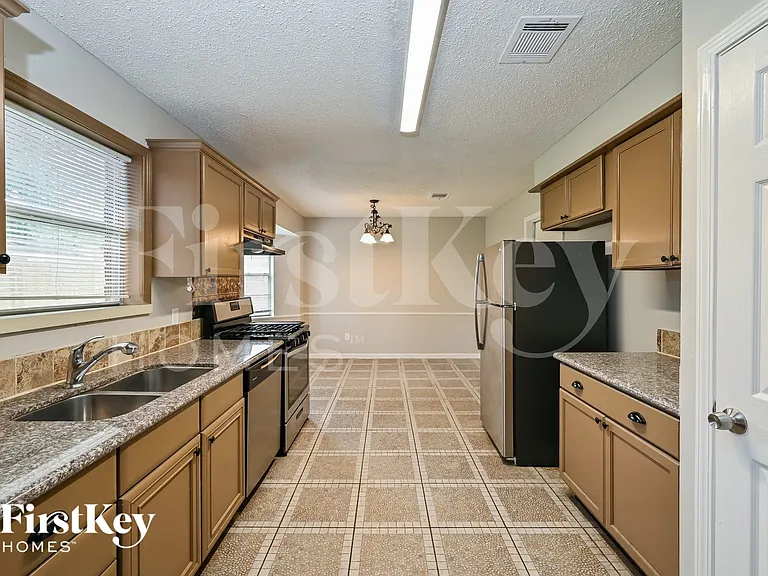 13706 Oleoke Ln — Photo 7