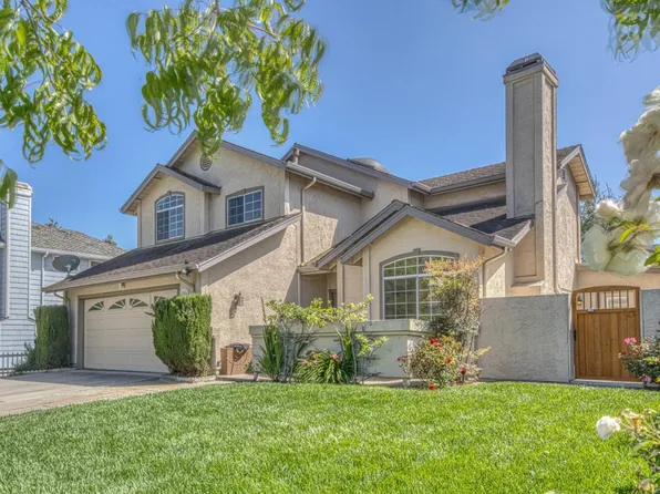806 Danbury St, Salinas, CA 93906