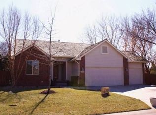 1805 E Country View Dr, Derby, KS 67037