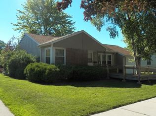 737 S 32nd St, Manitowoc, WI 54220