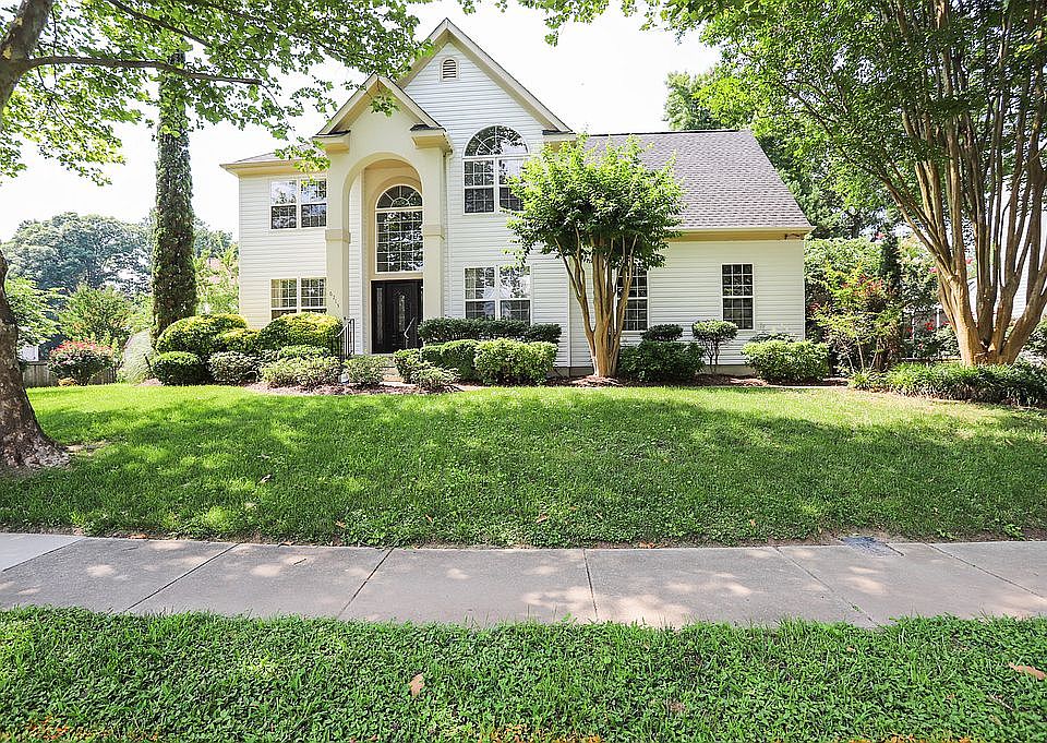 1st image of 6713 Castlewood Cir
