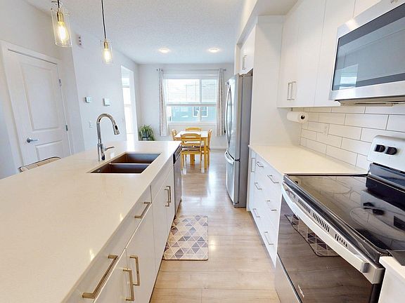 4th image of 2093 Maple Rd NW