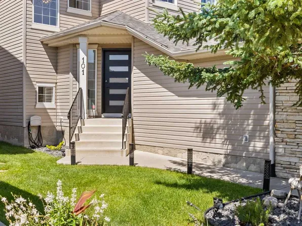 101 Bridlewood St E, Calgary, AB T2Y 3R7