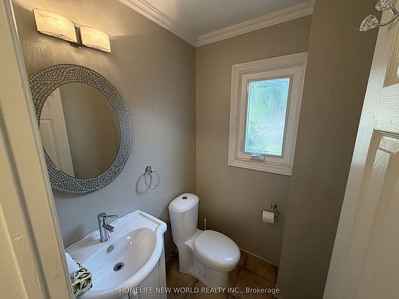 3rd image of 209 Winding Ln