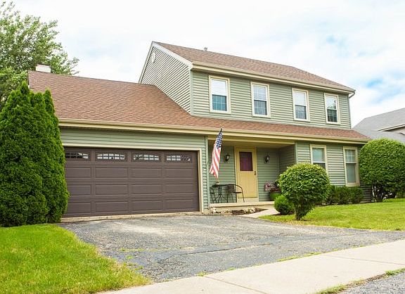 2nd image of 885 Geneva Dr