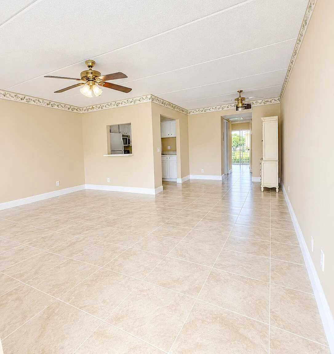 1 bed, 1.5 bath, 764 sqft, $1,400 — Photo 2