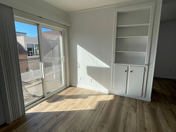 4th image of 1360 Hornblend St #5