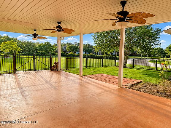 5th image of 3 Laurel Grove Dr