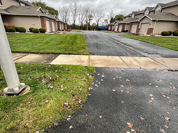 2nd image of 905 Flagstone Dr