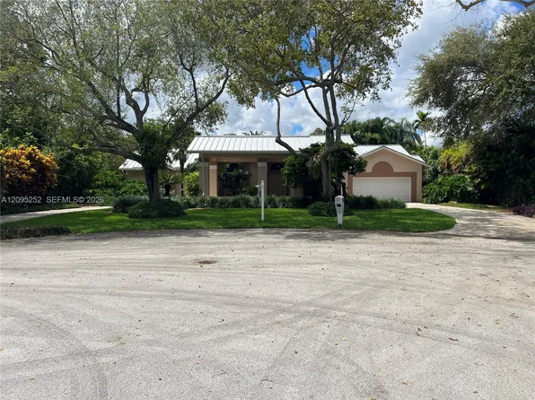 18032 SW 82nd Ct, Palmetto Bay, FL 33157