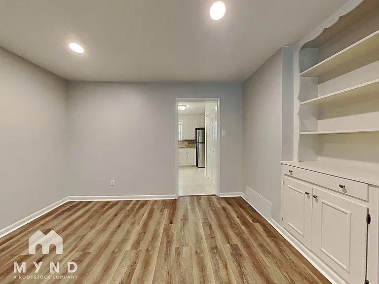 5244 Greene Ave — Photo 8