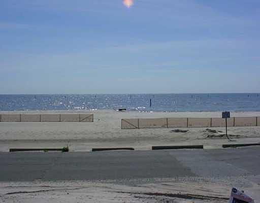 1st image of 811 N Beach Blvd