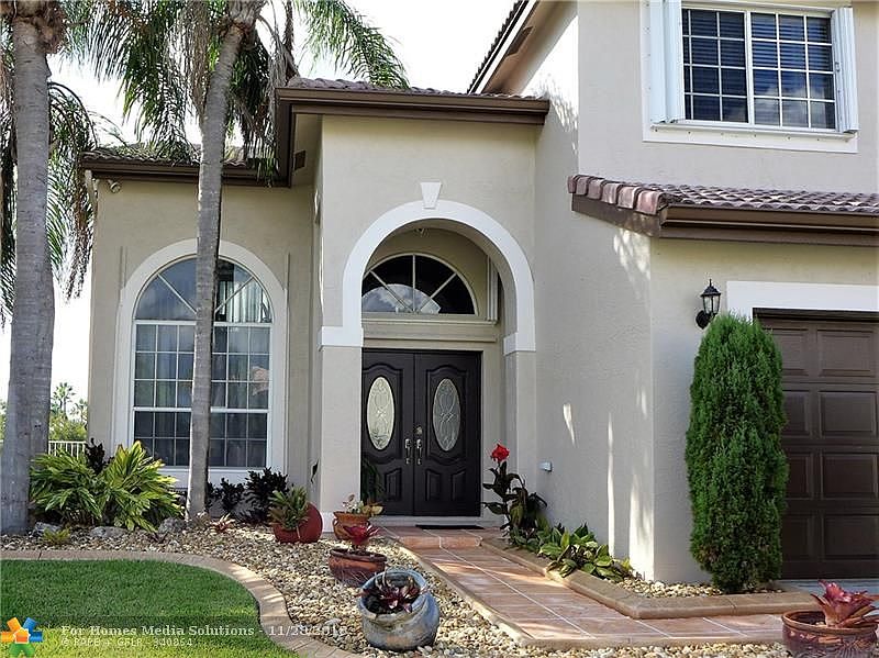 1st image of 1934 NW 183rd Ter