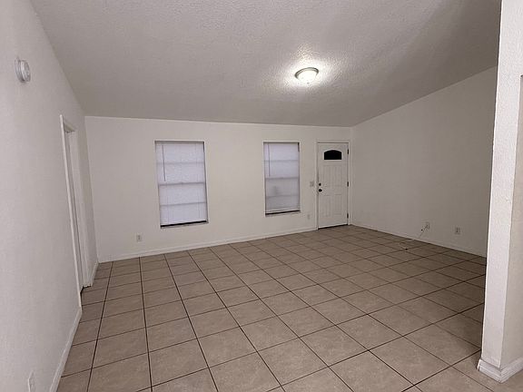 3rd image of 654 Floridian Dr
