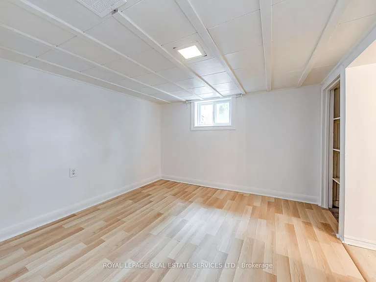 75 Elma St — Photo 22