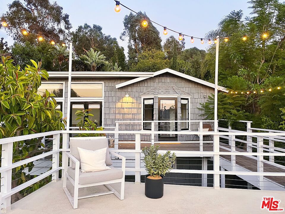 1st image of 2456 Hidalgo Ave