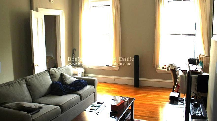 1st image of 300 Marlborough St #8K