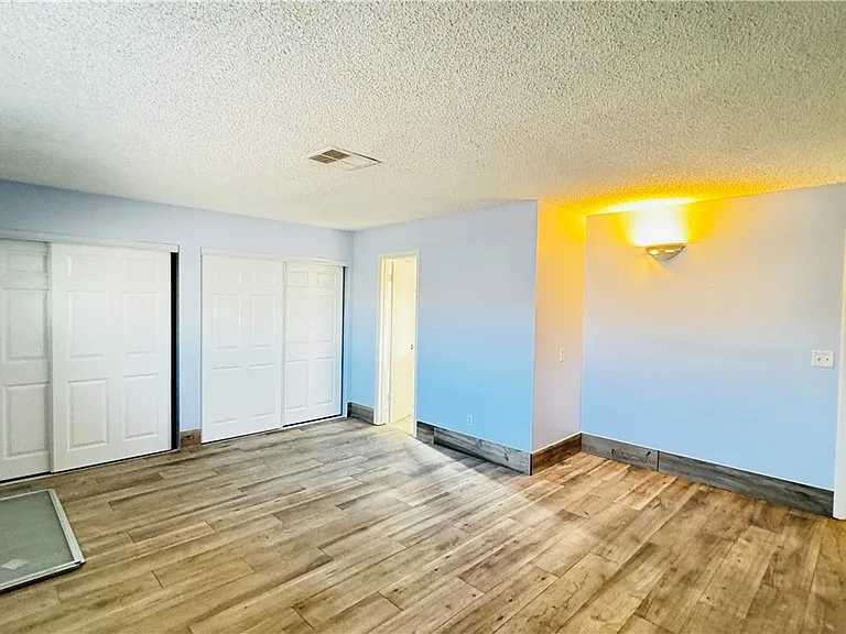 3090 Desmond Ave — Photo 11