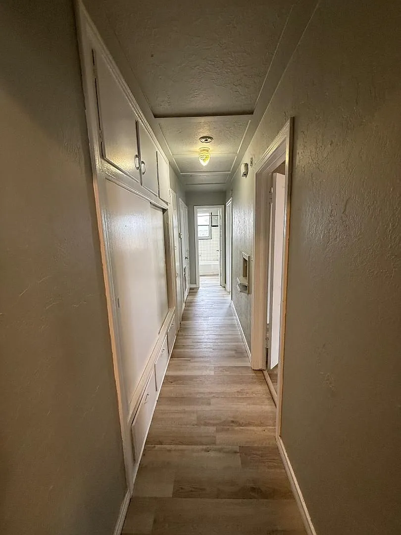 2 Bed 1 Bath Duplex For Lease — Photo 4