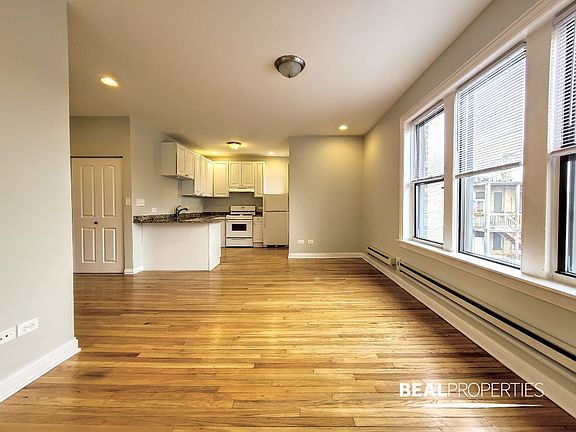 4th image of 3943.5 N Janssen Ave #3943X-W3
