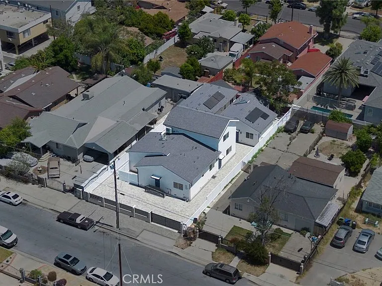 6736 Gentry Ave — Photo 8