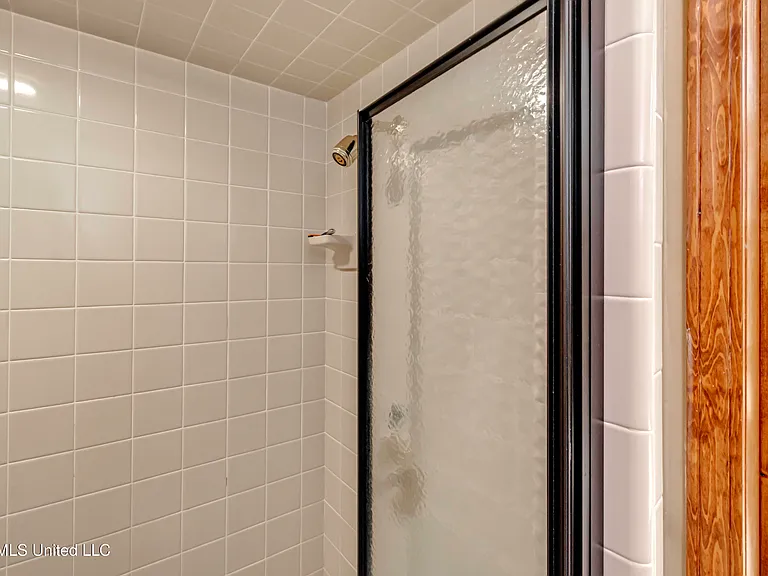 214 Ramblewood Dr — Photo 31
