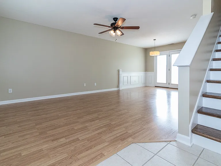 212 Applewood Ln — Photo 5