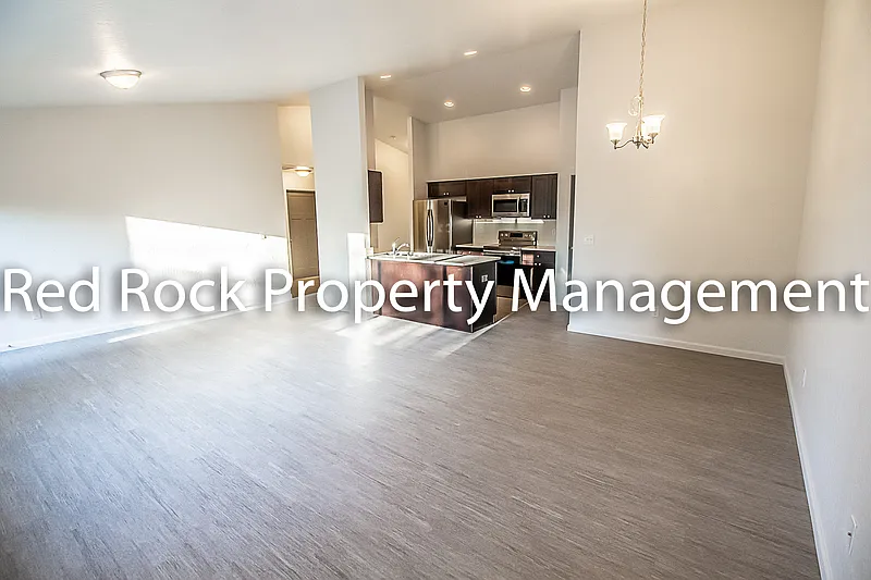 2603 N Eden Ln — Photo 3
