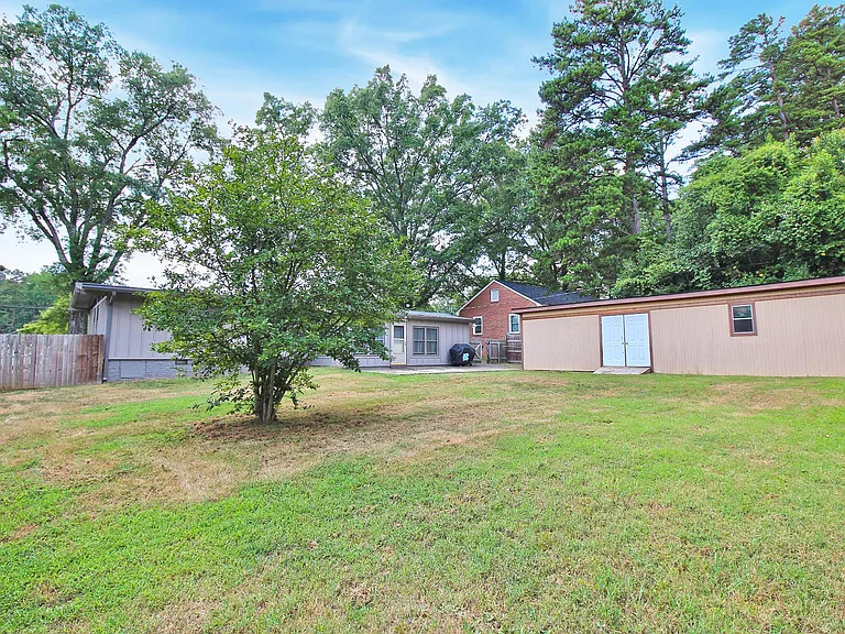 401 Scaleybark Rd — Photo 32