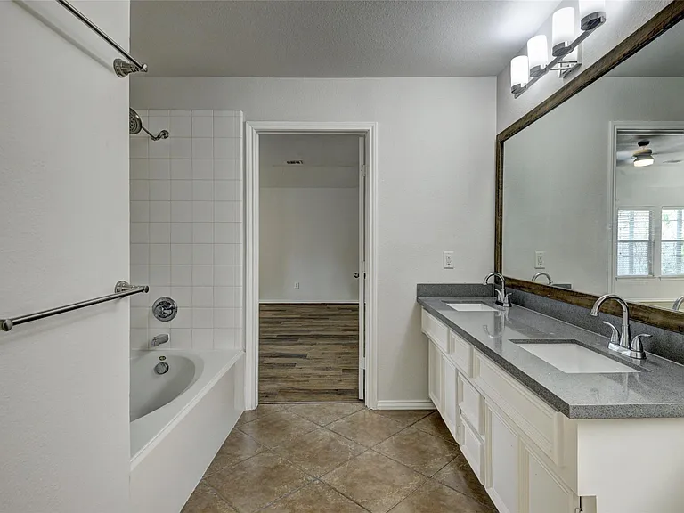 7042 Plum Creek Terrace Ln — Photo 25