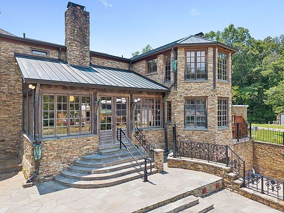 29th image of 1374 Peter Pond Rd