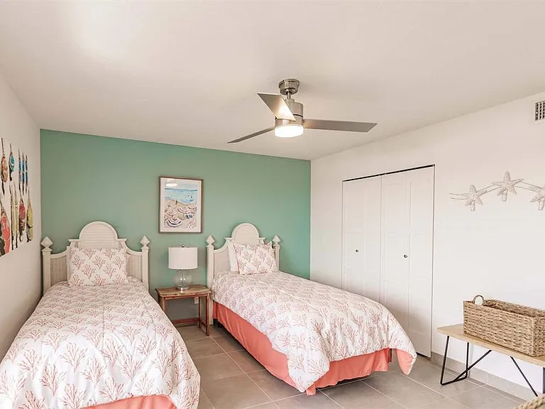 1125 W Peppertree Dr #407 — Photo 16