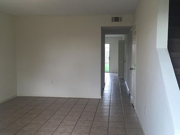 2nd image of 6962 Yorktown Dr