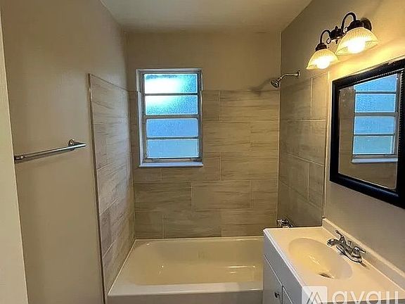 5th image of 4849 Donnybrook Ave #1